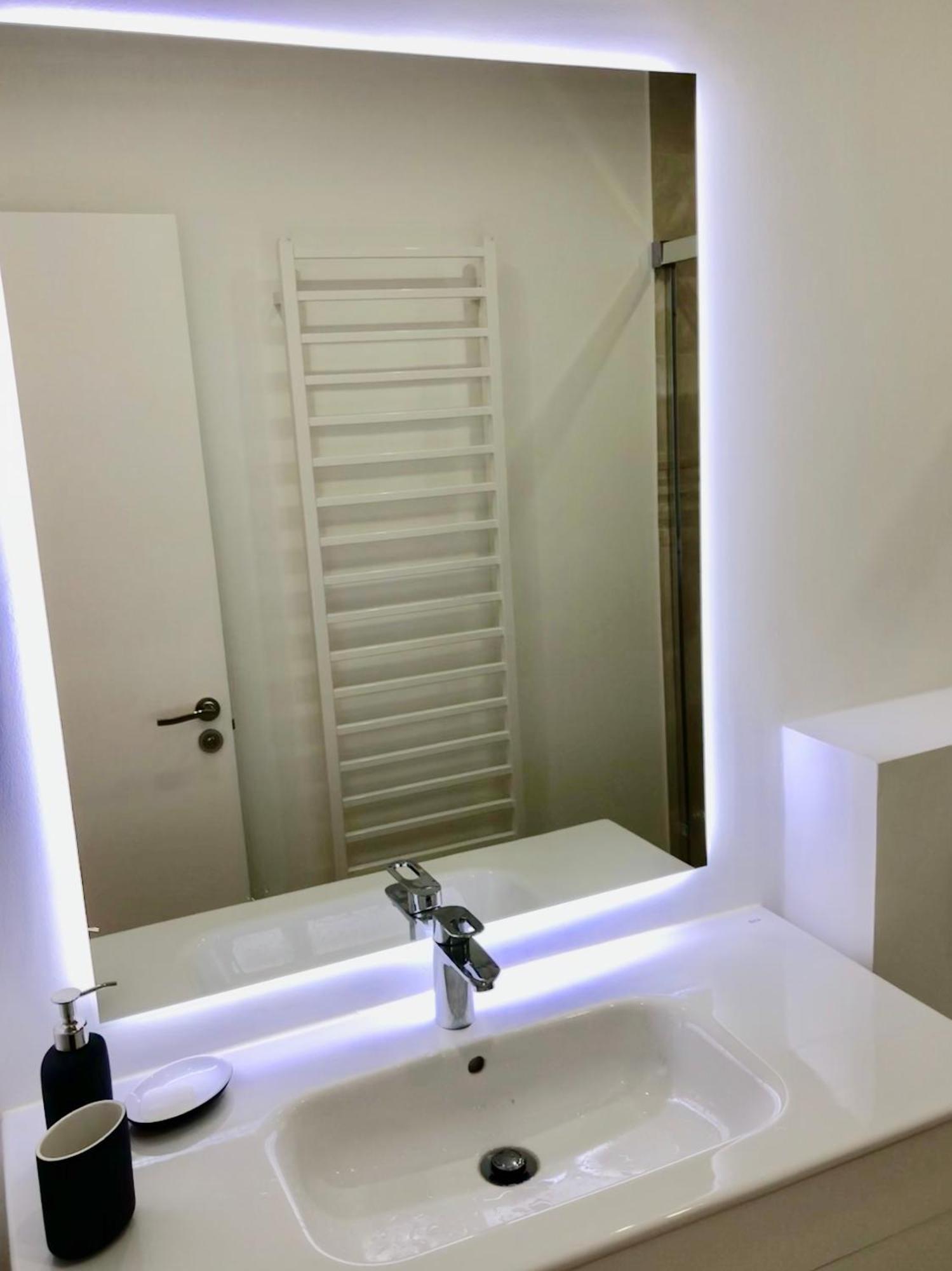 State Of The Art Apartment *