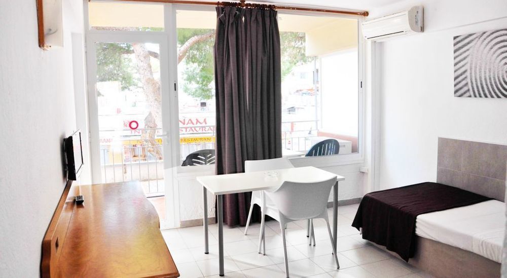 Apts. Kensington 2* Magaluf (Mallorca)