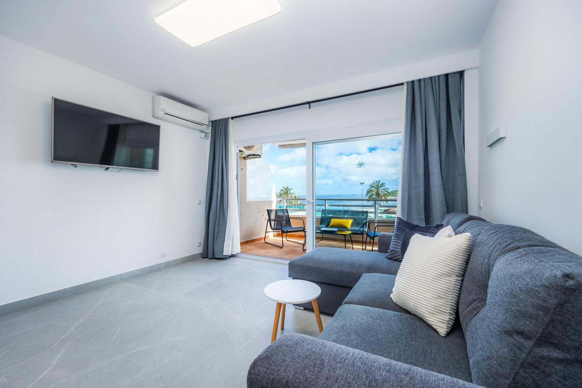 Apartment First Line Mediterranean *